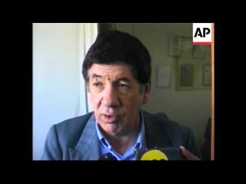 Influential British DJ dies on holiday, plus wife and doctor