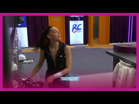 "Të ka lali shpirt", Gresa këndon teksa i flet Andi - Big Brother VIP Kosova