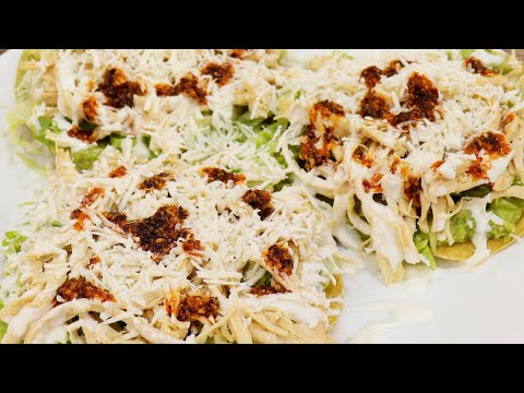 Tostadas de guacamole con pollo