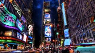 ► NEW YORK, NEW YORK - Frank Sinatra