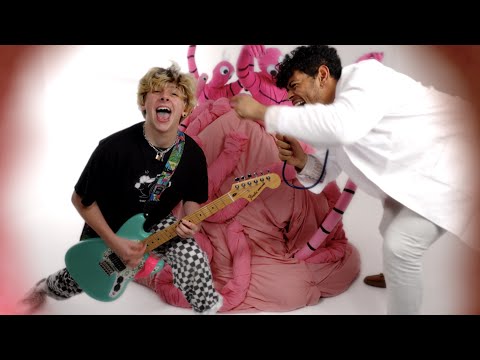 NOAHFINNCE - WORMS (OFFICIAL MUSIC VIDEO)