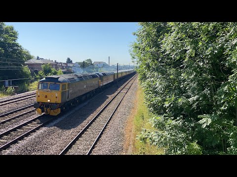 *Class 47* 47853 & 47828 pass Retford with thrash and tones!!!