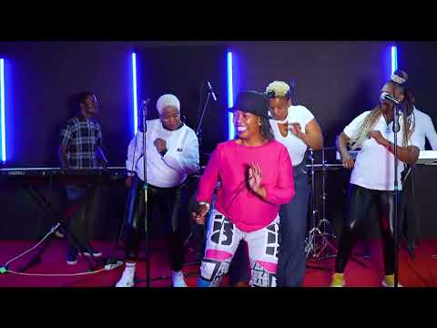 PAMELA NKUTHA Performing (Pampiri le motsoko)