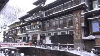 preview picture of video '山形県の銀山温泉を冬の季節に歩いてみた時の様子～Ginzan Onsen'