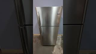 Frigidaire Gallery 20.6-cu ft Top-Freezer Refrigerator (Stainless Steel)