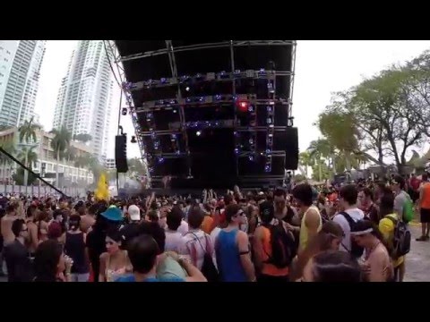 Just Blaze Live - Higher / Harlem Shake - Baauer feat. JAY Z at Ultra Music Festival