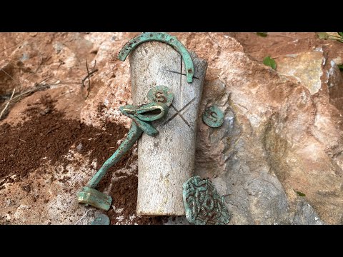 Define Kazısında İnsan Kemikleri İçinde Hazineler Çıkıyor !!!