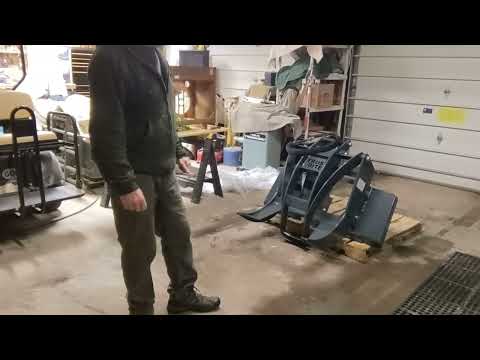 Kubota L4060 gets a new attachment - Frost Bite grapple