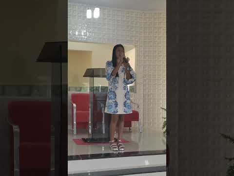 ELA TEM UMA VOZ POTENTE. PARABÉNS. PONTO NOVO BAHIA