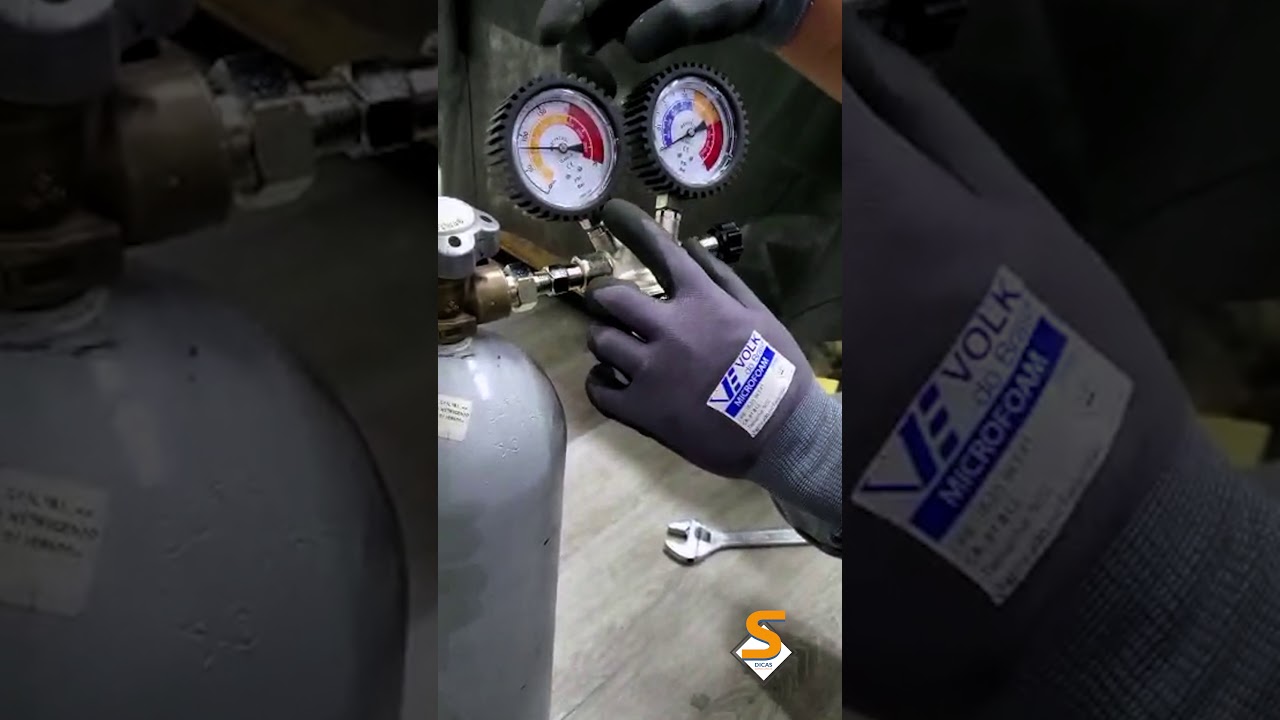 MANUSEIO DO REGULADOR DE PRESSÃO DO NITROGÊNIO