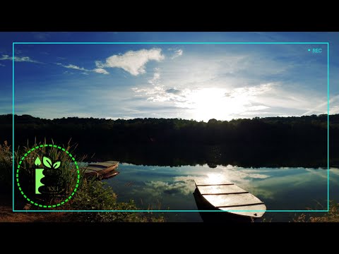 Озеро и расслабляющая музыка
