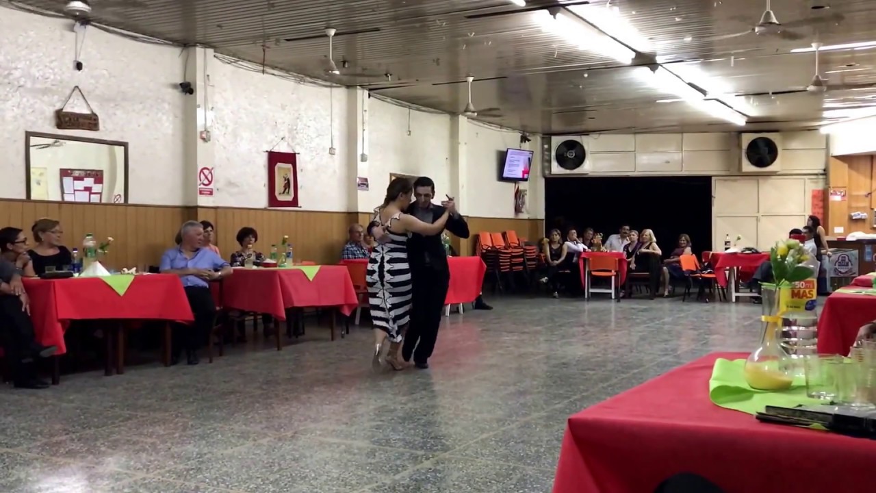 Vivian Yeh y Nicolas Marini en Milonga Urbana 2/18/2017 - Ella as así