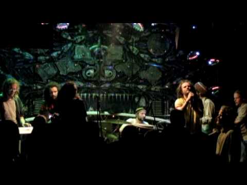 Homebwoyrasta - Lively Up Yourself live at Cross - Right News Music 2009