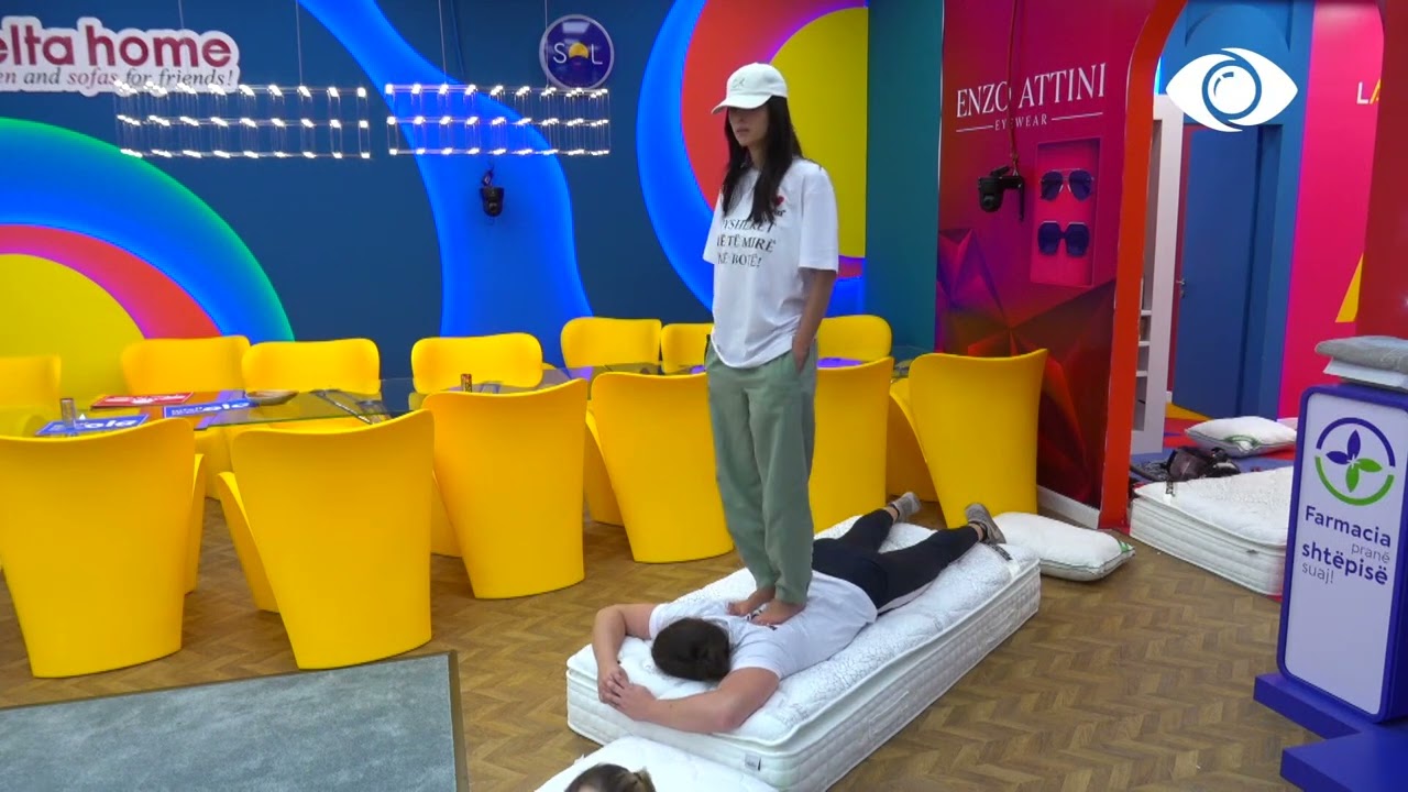 Jori masazhon Gertin dhe Lorencin