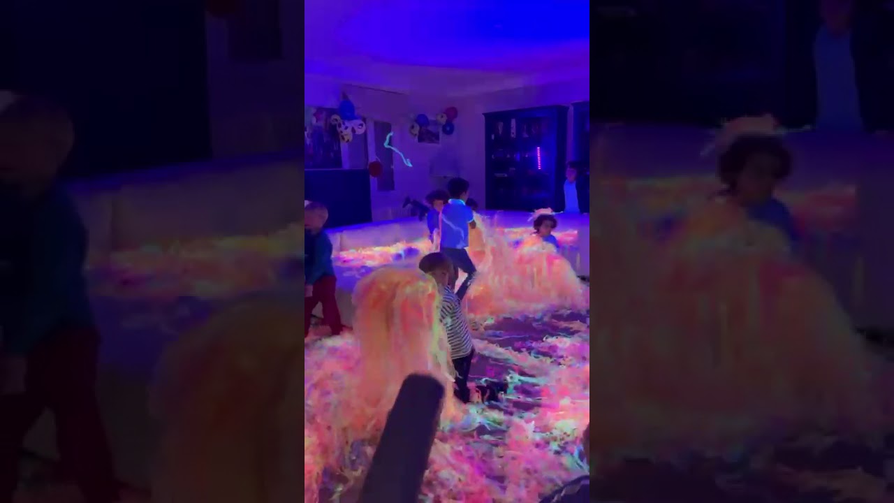 Neon Kids Party Show in Vienna 🎀 | Magical Ribbon Show Austria | Birthday Celebration in Neon Light