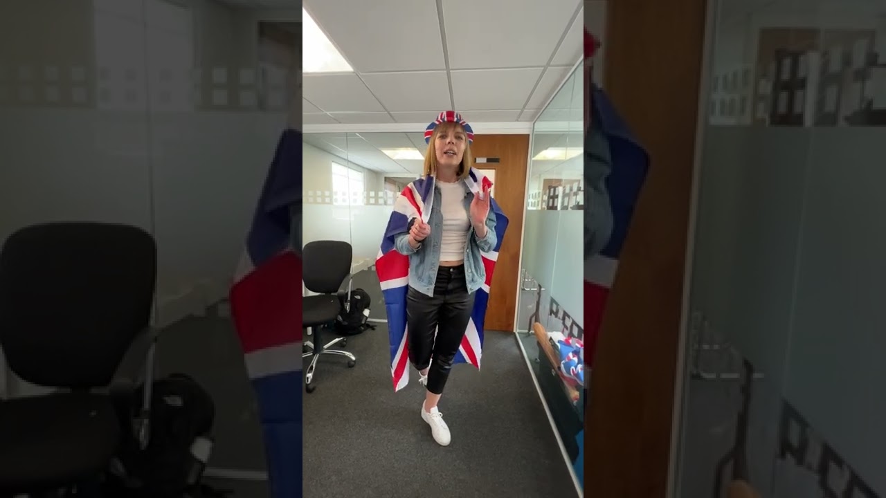 LAST CHANCE TO BUY! Get your Union Jack flags ahead of the Jubilee weekend 🇬🇧👑