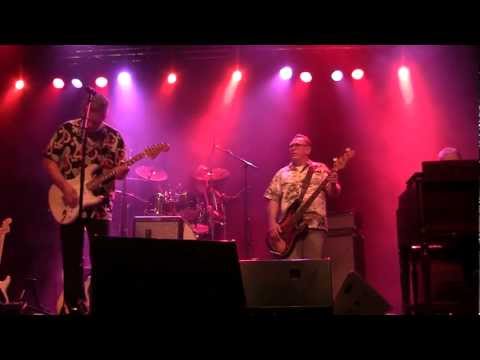 Aint gonna give up on love, T-Bear & the Dukes of Rhythm