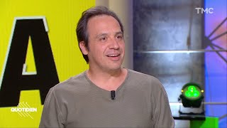 Alexandre Astier ne ressemble à personne d'autre | Quotidien avec Yann Barthès