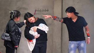 Download lagu Single Mother Brutally Attacked - Raising Child Alone in Harsh Mountain Forest Life mp3
