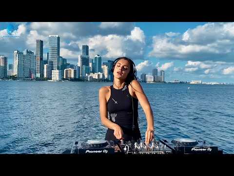 Darude - Sandstorm - EuroDance Remix by Piotr Zylbert - Best 90s Music