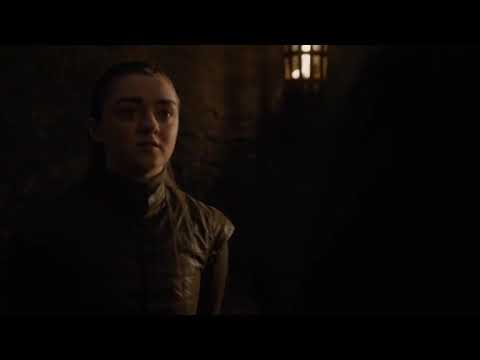 Maisie Williams Toppless