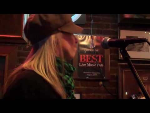 Idle Americans Kim sings Shakey Ground Live at Cats Eye in Baltimore.mp4