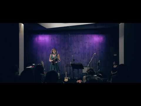 Becca Stevens - Canyon Dust (Solo performance)