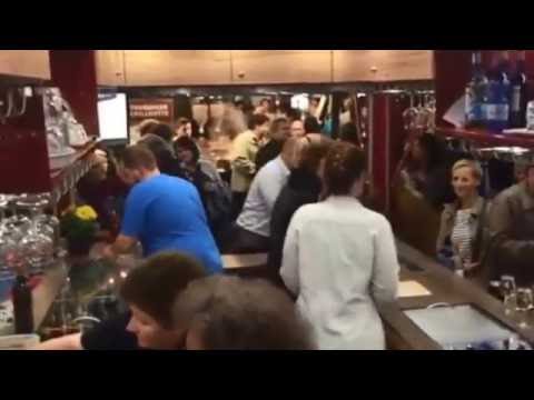 Weinverkaufsanhänger von Klagie im Einsatz