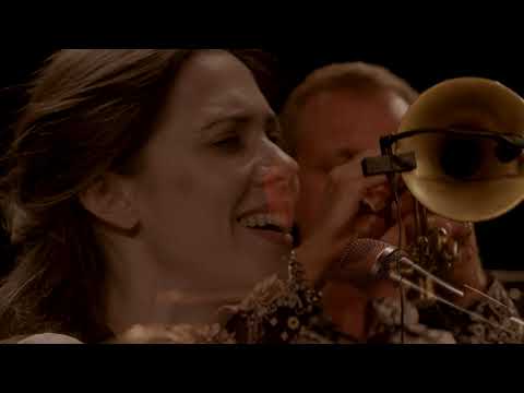 Jazzfest Bonn 2022: Olivia Trummer Trio ft. Kurt Rosenwinkel & Fabrizio Bosso – "Your Love Is Free"