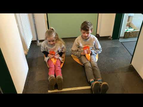 Kinderspiele für Drinnen und Draußen