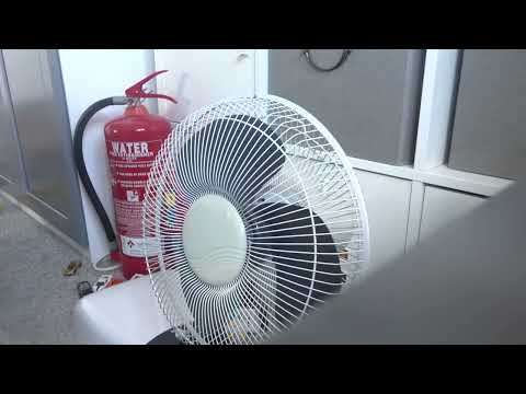 Using A Cheap 2006 CED 12" Desk Fan And Then Swapping It Out For A Quality 1981 Pifco 9" Desk Fan