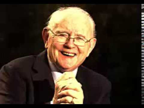 Irish sports broadcaster Jimmy Magee passed away at 82