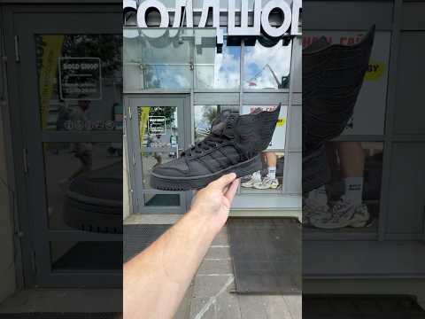 фото jeremy scott wings 2.0 black flag x asap rocky 0