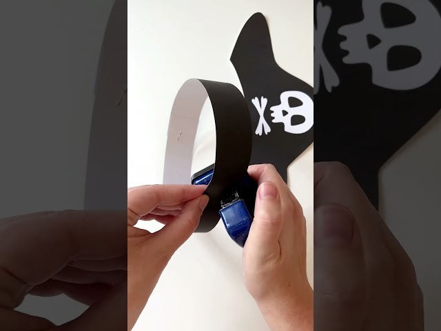 Vídeo relacionado con TSHAOUN Conjunto de Gorro y Bufanda de Marinero para Hombres y Mujeres,Juego de Disfraces de Marinero,Accesorios de Marinero para Fiestas Yates Carnaval Fiestas Temáticas (2 Piezas)