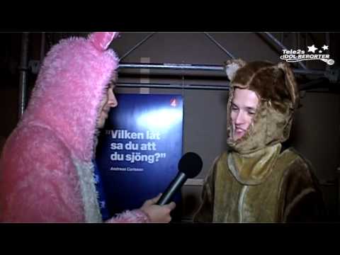 Tele2s Idolreportrar: Intervju med Idol-Erik iförd en björndräkt