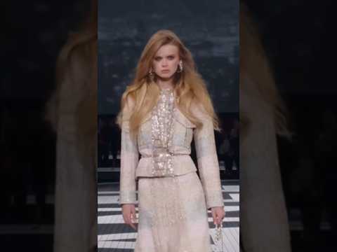 Olivia Vinten and Evie Harris walking for Chanel Resort 2024 #chanel #model #viral #shorts