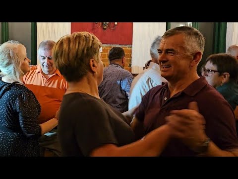 9 11 2025 Relacja na żywo Szydłowiec Znakomity tancerz Stasio Maj zorganizował wspaniałą zabawę. 