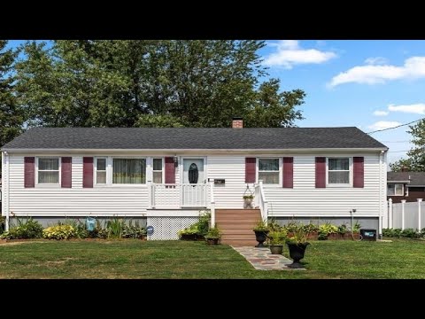 8 Wickford St, Saugus, MA Presented by Amira Ibric.