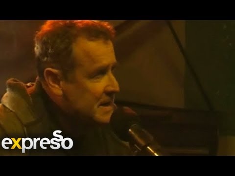 Johnny Clegg performs "Scatterlings" unplugged from the Expresso Studio
