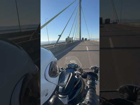 Passando pela Ponte Anita Garibaldi, localizada em Laguna, Santa Catarina.