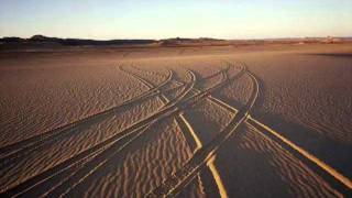 Mademoiselle K    Le cul entre deux chaises