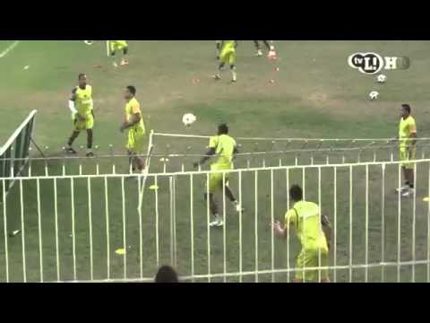 Diego Souza vence no futevôlei e faz dancinha