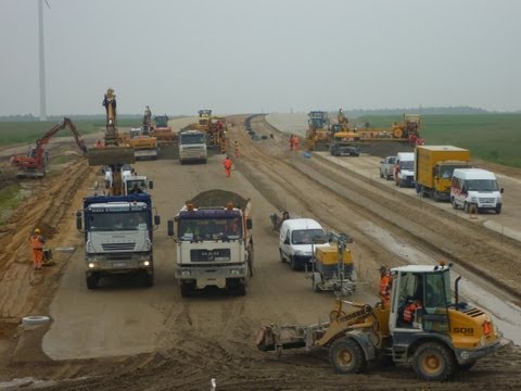 Budowa drogi ekspresowej S8 - Produkcja i rozkładanie chudego betonu