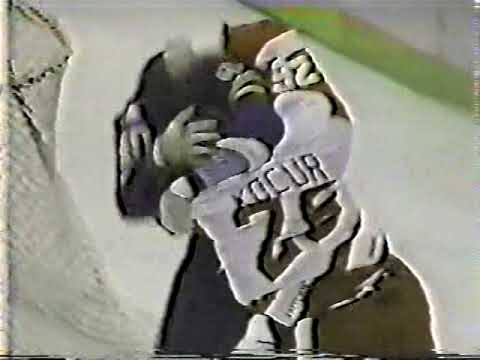 Uwe Krupp vs Joey Kocur - Dec 23, 1987