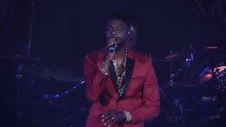 Corneille - Tout le monde (LIVE)