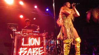 Lion Babe - "Treat Me Like Fire" (Live in Boston)