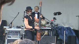 Les Claypool playing Red State Girl at hookahville 31 5-24-09