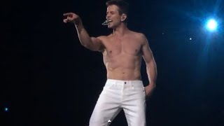 AWESOME NKOTB 2015 Joey McIntyre Twisted The Main Event at The Forum LA