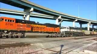 preview picture of video 'BNSF Train Action in Downtown St  Joseph, Missouri'