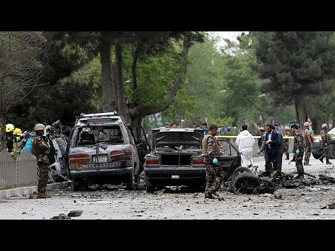 Attacco a un convoglio Nato a Kabul: morti, feriti e spettro dei taleban